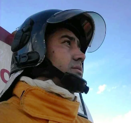 Murió un bombero voluntario que combatía los incendios en El Hoyo