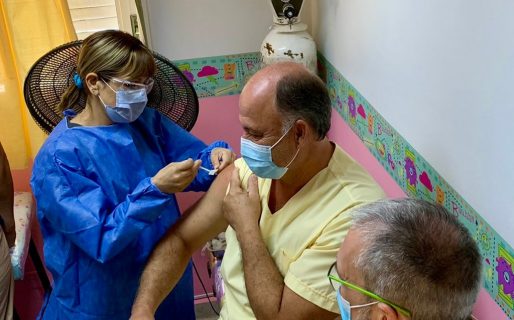 Salud confirmó la llegada de un nuevo lote de vacunas contra el COVID-19﻿