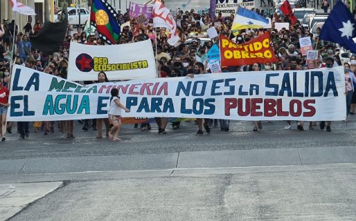 Comodoro marcha en contra de la mega minería