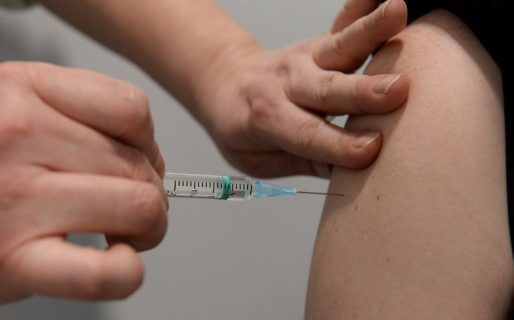 Oxford y AstraZeneca probarán por primera vez en niños su vacuna contra el coronavirus