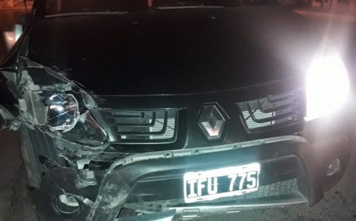 Detienen a un hombre por chocar un auto y no poder soplar la pipeta del alcoholímetro