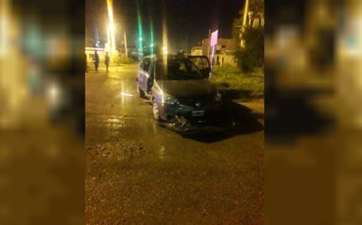 La policía busca a un sujeto que dejó abandonadas a dos mujeres tras un accidente
