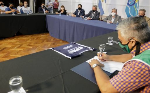 ¿Qué dice el acuerdo firmado entre el gobierno provincial y los gremios de la educación?