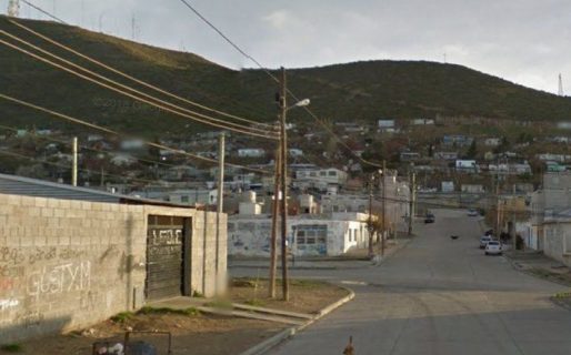 Discutió con su amigo y luego lo golpeó en el rostro con una piedra