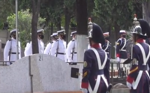 Trasladan el cuerpo de Carlos Menem al cementerio de La Tablada