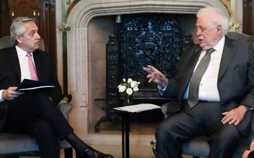 Una encuesta reveló que la mayoría de los argentinos desconfía del plan de vacunación y pide que renuncien todos los involucrados en el escándalo