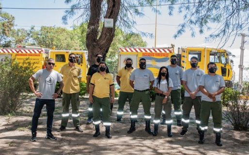 Llegan a El Bolsón combatientes forestales catamarqueños para trabajar contra el fuego