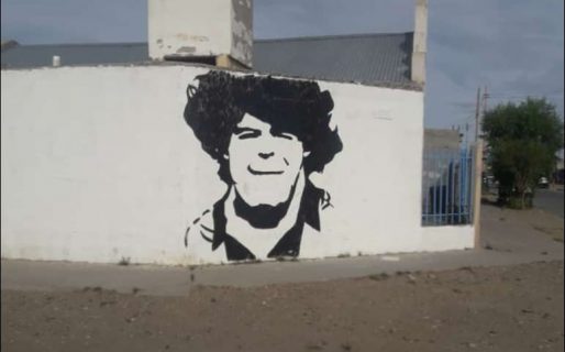 El fallido mural en homenaje a Maradona que se parece más a Julián Weich