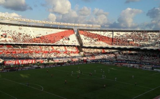 ¿Vuelven las hinchadas al fútbol argentino?