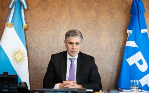 Pablo González asumió como presidente de YPF