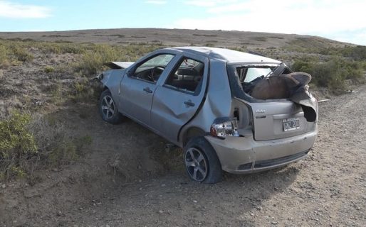 Un menor de 15 le sacó el auto a la madre mientras dormía, lo volcó y denunció que lo habían robado