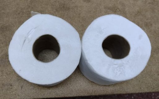 Le quiso pasar droga dentro de rollos de papel higiénico a su pareja, pero le salió para el traste: la descubrieron