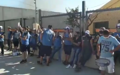 Trabajadores del Sindicato de Aguas y Gaseosas se manifiestan por un reclamo salarial