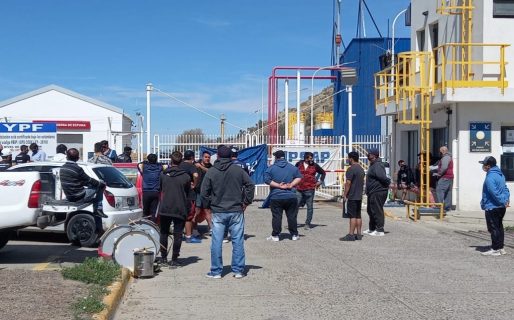 Gutiérrez: «A nuestros trabajadores  se les debe mucho dinero y en YPF es donde más trabajadores  tenemos»