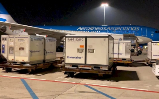 Así será la recepción de las 904 mil dosis de Sinopharm que llegan esta noche