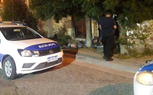 Imputaron por amenazas a los tres hombres que agredieron a una mujer en el barrio José Fuchs