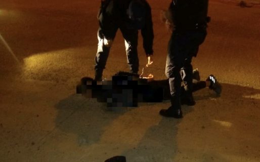Un menor de 17 años le robó a una mujer y le cortó los dedos a un policía