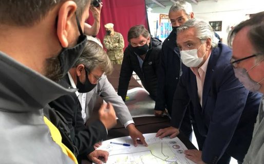 Alberto Fernández arribó a la Cordillera  y recorrió las zonas afectadas por los incendios