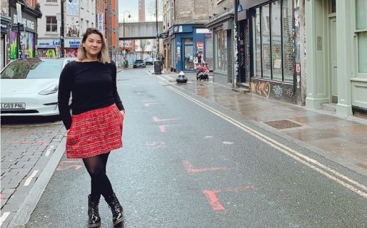 Frustrada, estudió para vivir en Londres como actriz pero allí encontró mucho más