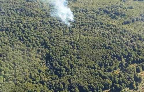 Trabajan en incendios generados por la tormenta eléctrica en Esquel y Trevelin