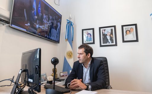 Luque valoró las inversiones para la Cuenca en yacimientos de YPF