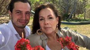 Llegó al país el hijo de Mónica Gonzaga, tras ser expulsado de Uruguay