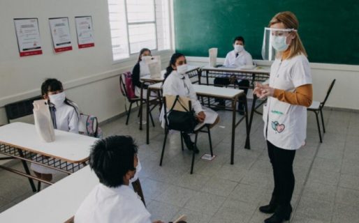 Aseguran que los niños y adolescentes “no son especiales transmisores ni receptores del virus”