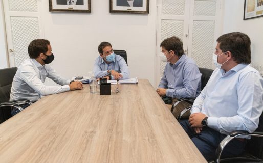 Luque recibió al dueño de la cadena de supermercados “La Anónima”