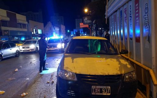 Lo detuvieron cuando intentaba robar un auto en pleno centro