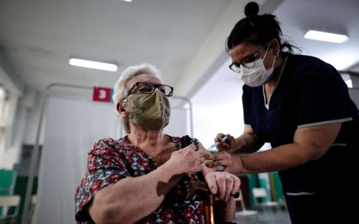 Se acaban las Sputnik V y los mayores de 60 representan solo el 26% de los vacunados