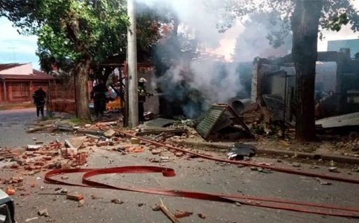 Un hombre mató a un vecino, hirió a otro e hizo explotar varias garrafas tras una discusión por la poda de un árbol