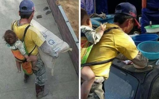 Un albañil carga a su hijo en la espalda mientras trabaja: es el único que puede cuidarlo