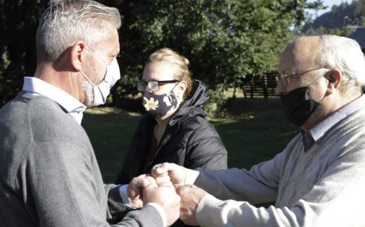 Arcioni recorrió las zonas afectadas por los incendios