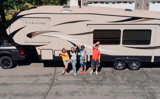 Son argentinos y cumplen el sueño de vivir en una casa rodante en EE.UU: “Acá se recompensa el esfuerzo”