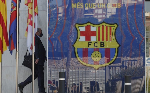 Allanamiento en el Barcelona: la policía registra el club por el caso de los trolls contra los jugadores