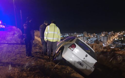 Casi cae cuesta abajo en el Camino Centenario por esquivar a un perro