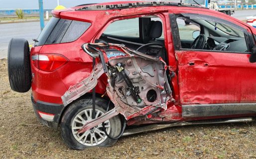 Accidente en la Ducos: Una Ecosport perdió el control en la curva