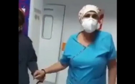 Escándalo por enfermera esposada por una policía en una guardia