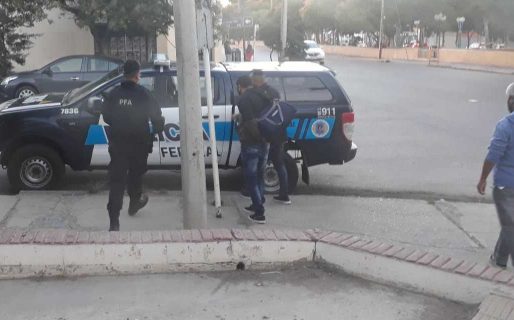 El dominicano expulsado por la Justicia ya abandonó Comodoro