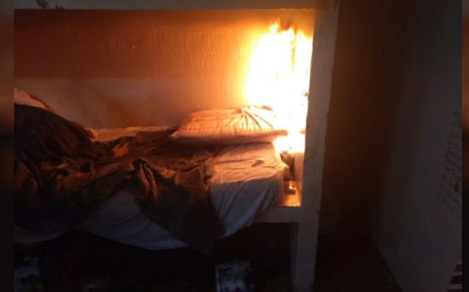 Presos incendiaron colchones y atacaron a la policía en una cárcel de Chubut