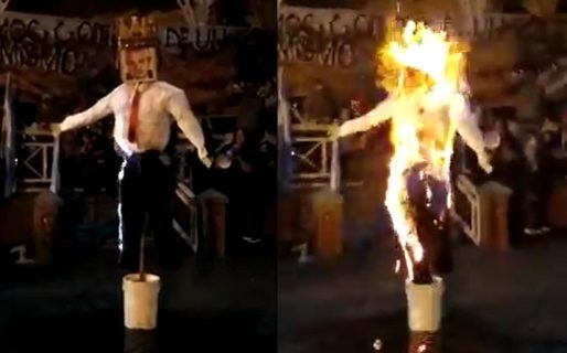 Ahora los manifestantes antimineros prendieron fuego una figura del Presidente