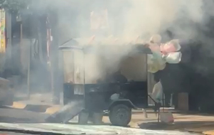 Se prendió fuego el puesto de algodón de azúcar de 25 de Mayo y San Martín