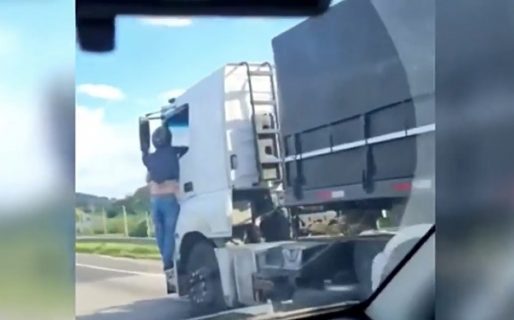 Dramático: se aferró durante 30 kilómetros al camión que atropelló y mató a su esposa