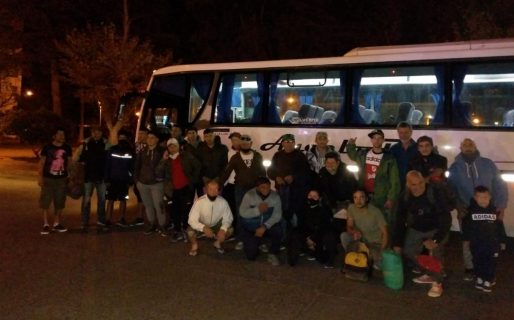 Trabajadores de la construcción del Valle partieron a la Cordillera para ayudar a reconstruir casas