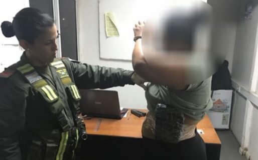 Absuelven a una mujer que transportó drogas para pagar la cirugía de su hija