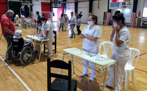 14 mil personas de los grupos priorizados ya se vacunaron contra el COVID-19 en Chubut