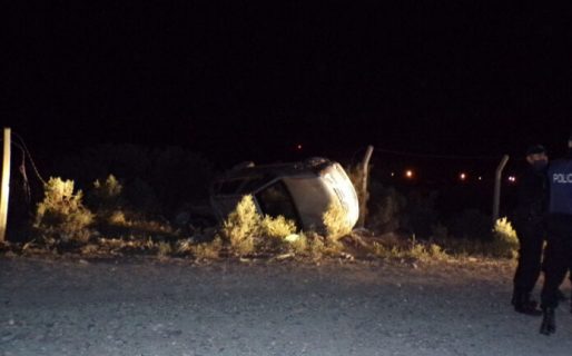 Balearon a un hombre disparándole desde un auto en el que los agresores después volcaron escapando de la Policía