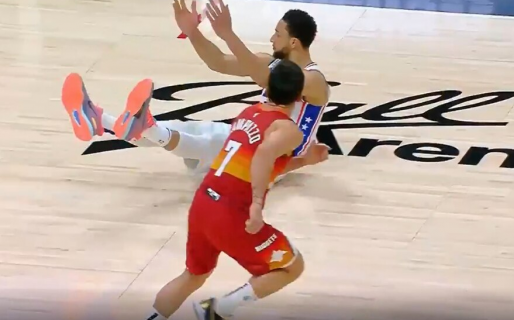 Campazzo: el topetazo frente a Ben Simmons que se hizo viral