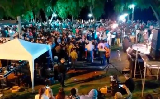 Más de 3.000 personas asistieron a una fiesta organizada por un municipio, sin barbijos ni protocolo