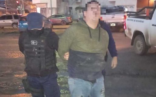 Otro violento detenido en la misma cuadra donde una mujer escapó al techo